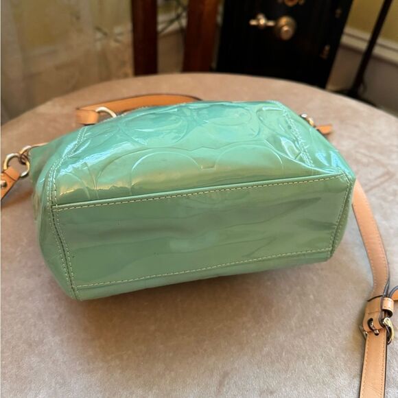 Coach 💎Jewel💎 Green Signature Embossed Patent Leather Small Tote Handbag Purse - Picture 12 of 17